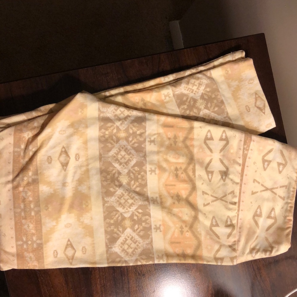 LuLaRoe OS printed leggings